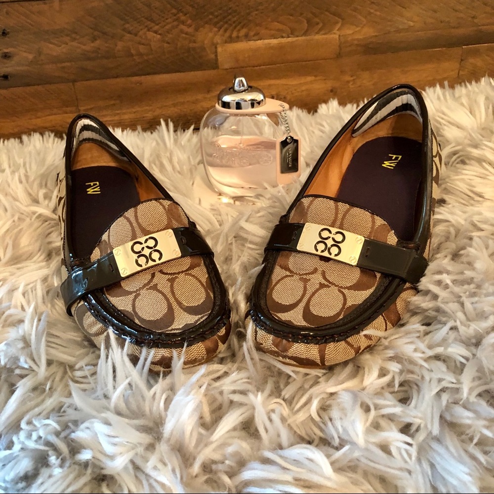 Coach flats